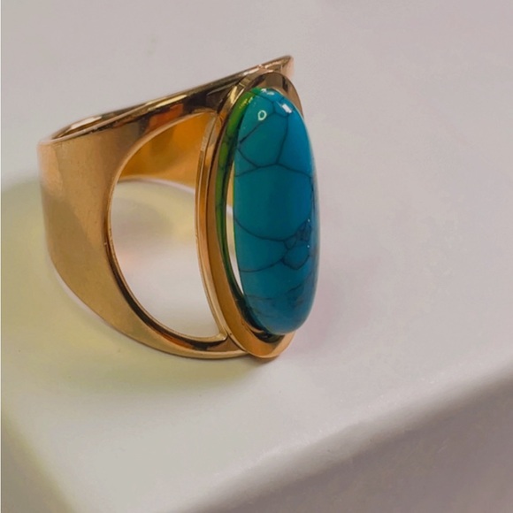 NWT Gold Stainless Steel Womens Rings, simulated green beautiful stone size 8 - Picture 4 of 16